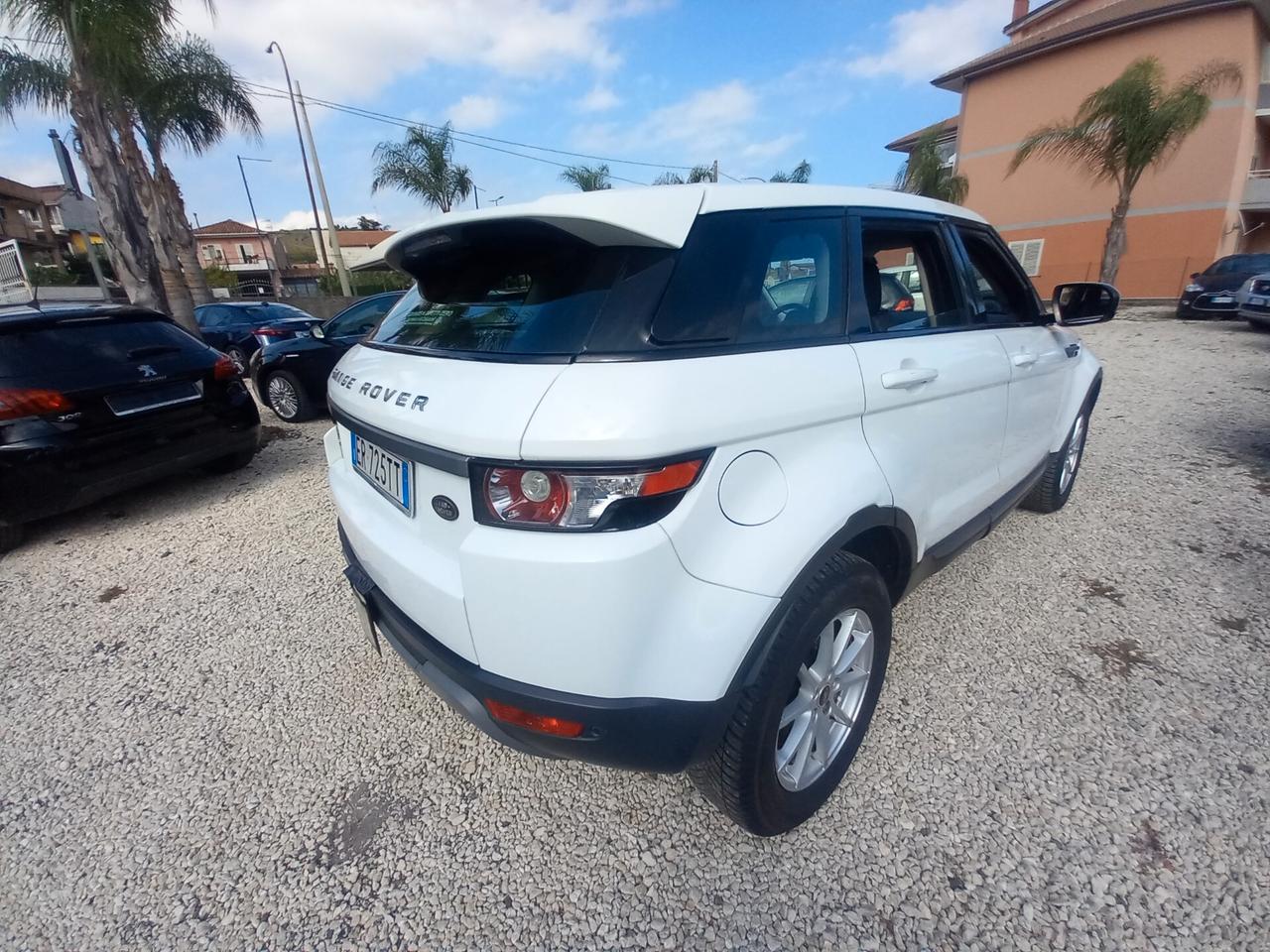 Land Rover Range Evoque 2.2 TD4 5p. Pure