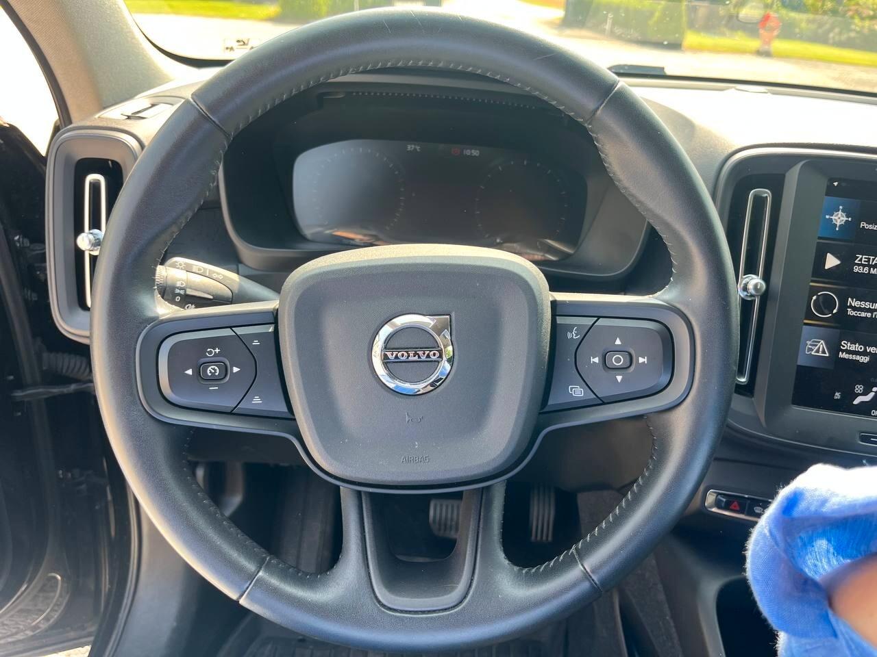 Volvo XC40 T2 Geartronic Momentum Core