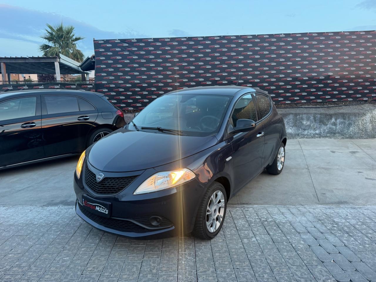 Lancia Ypsilon 1.2 69 CV 5 porte Gold