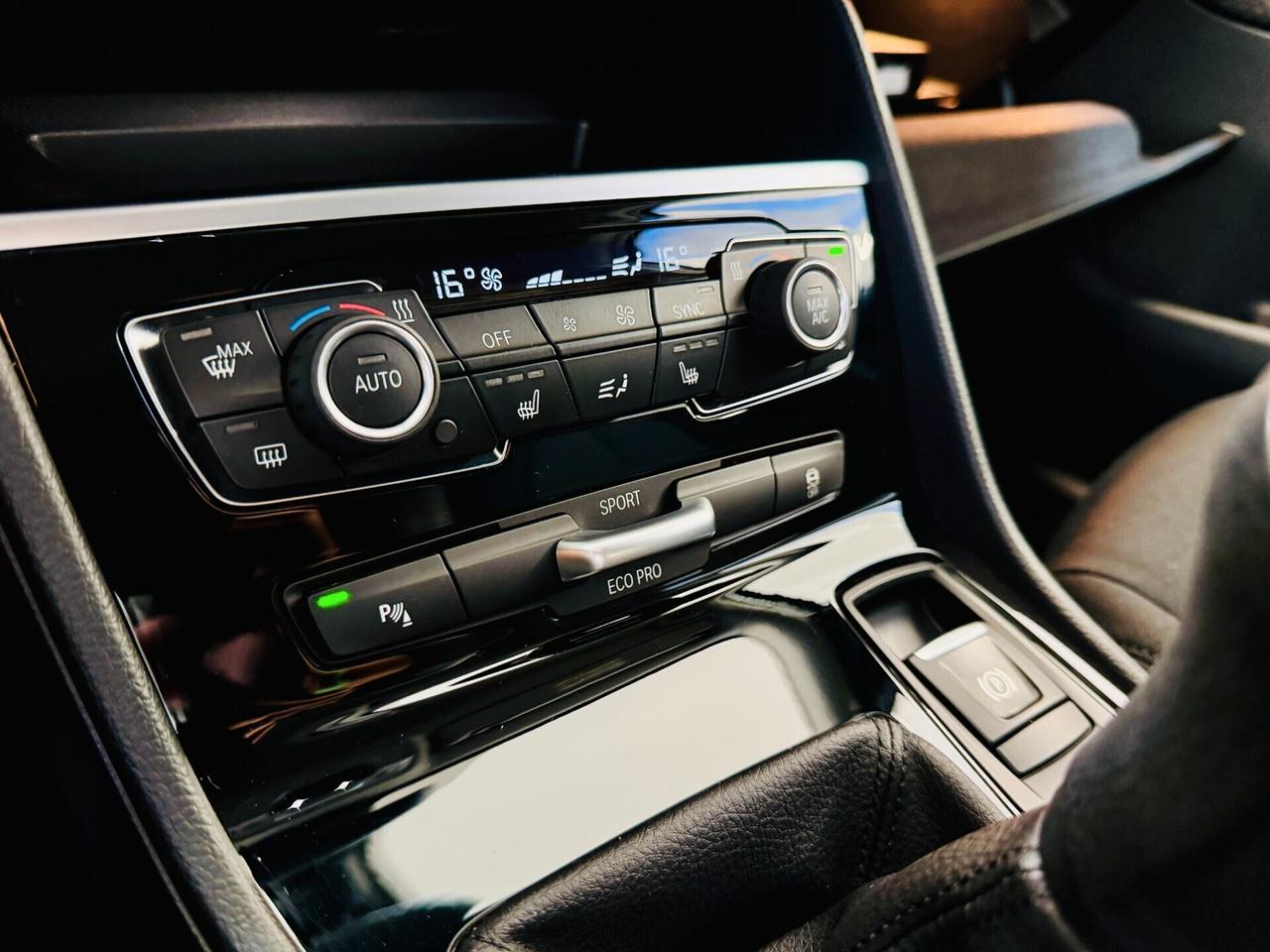 BMW 216d Active Tourer Sport / LED