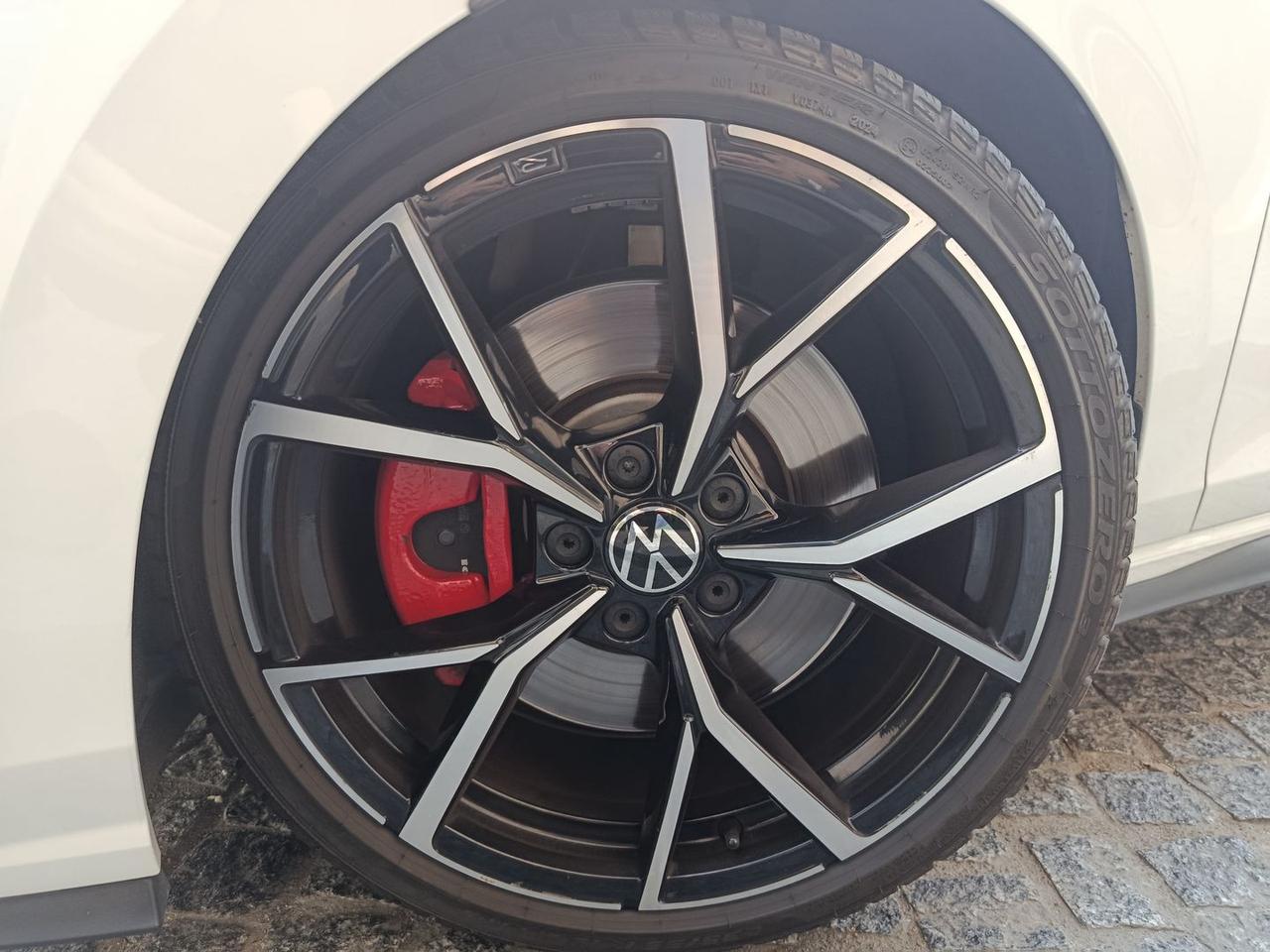 Volkswagen Golf Ultimate 2.0 TSI GTI #10337