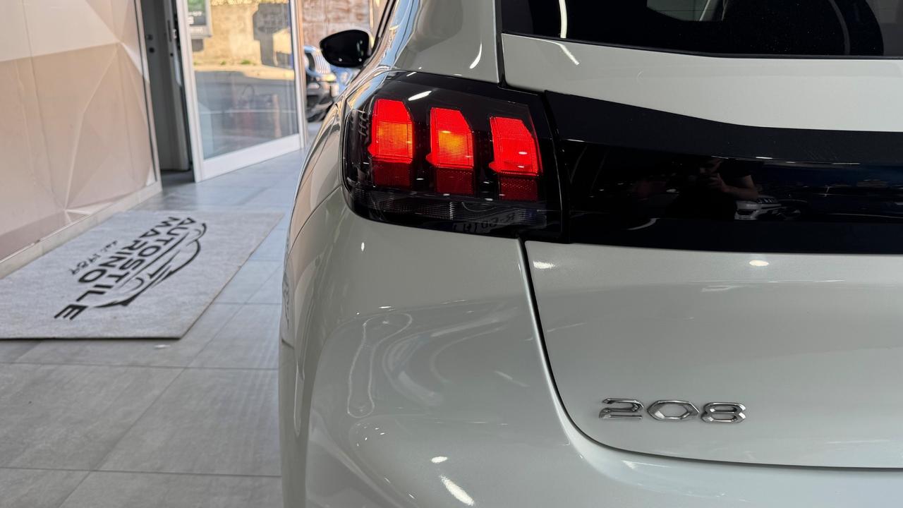 Peugeot 208 PureTech 75 Allure-64.000 km