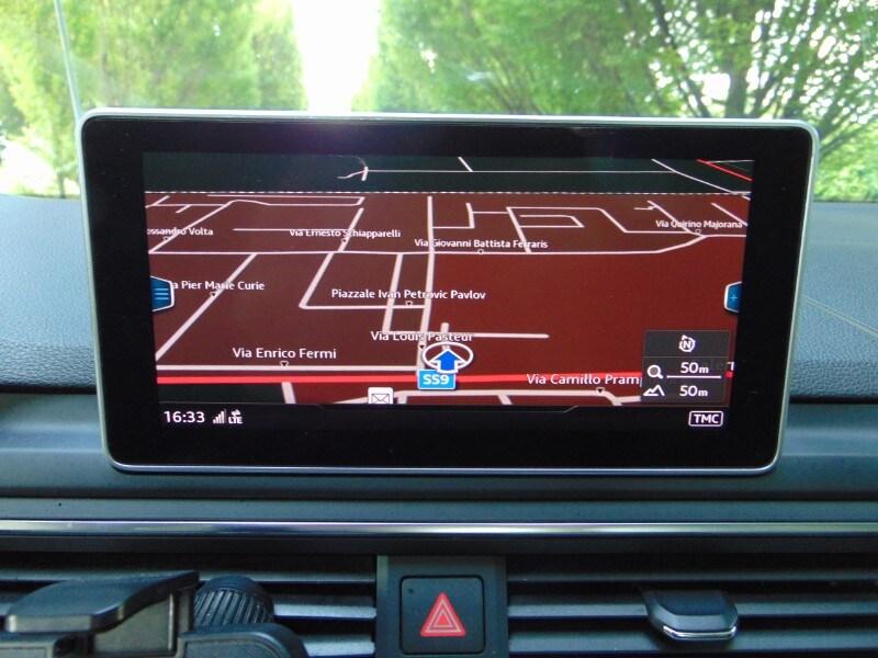 AUDI A4 5ª serie A4 2.0 TDI 150 CV S tronic Bu...