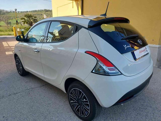 LANCIA Ypsilon 1.0 FireFly 5 porte S&S Hybrid Silver *KM 0*