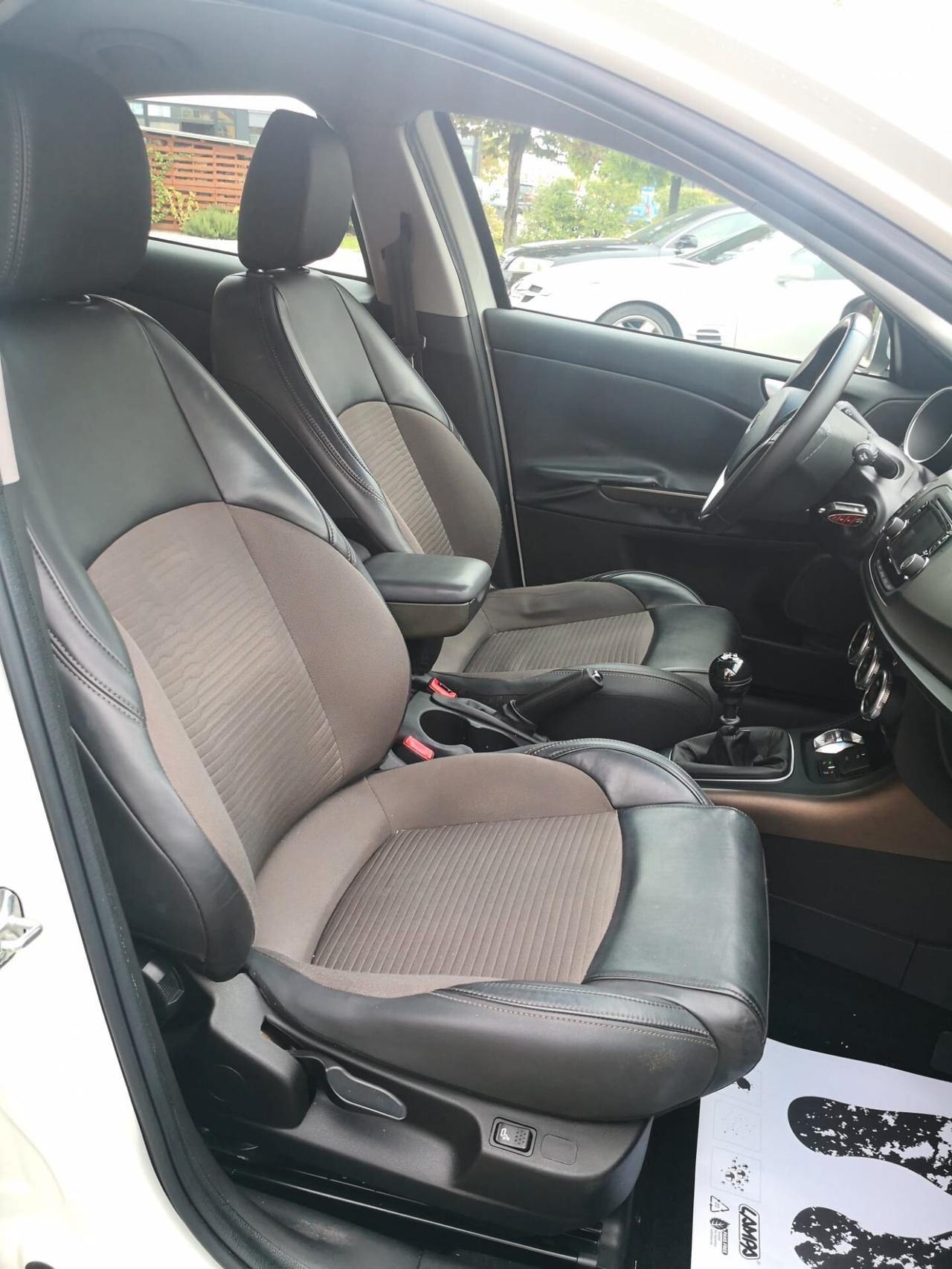Alfa Romeo Giulietta 1.6 JTDm-2 105 CV ***SENSORI PARK***PELLE/TESSUTO***