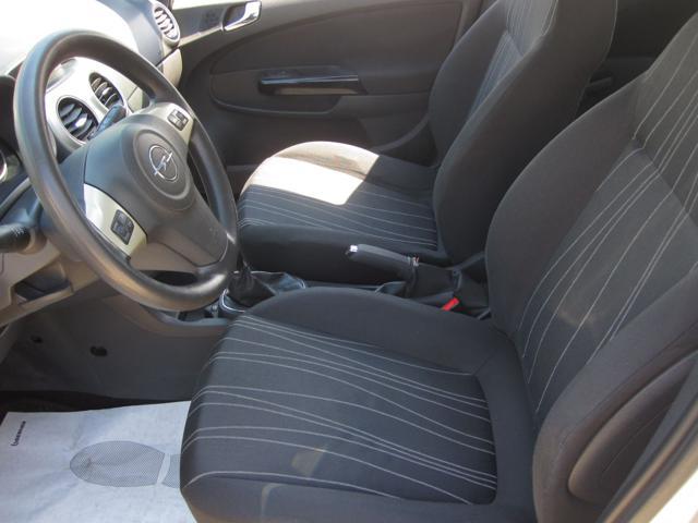 OPEL Corsa 1.2 5 porte Club OK NEOPATENTATI