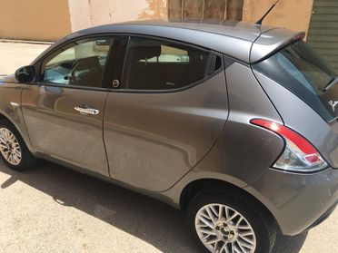 Lancia Ypsilon 0.9 TwinAir 85 CV 5 porte Metano Ecochic Gold