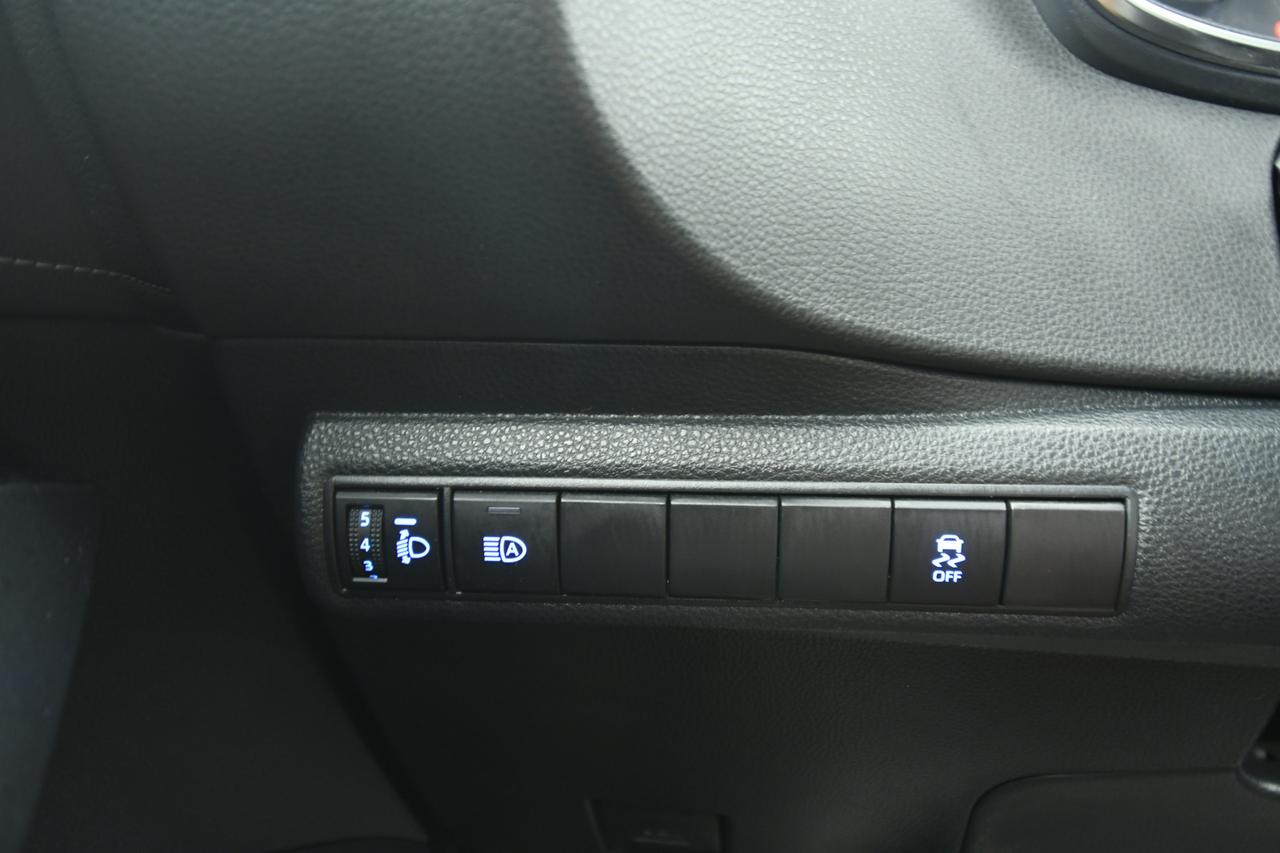 TOYOTA Corolla Touring Sports 1.8h Business Tech cvt ACC+CAMERA+LED