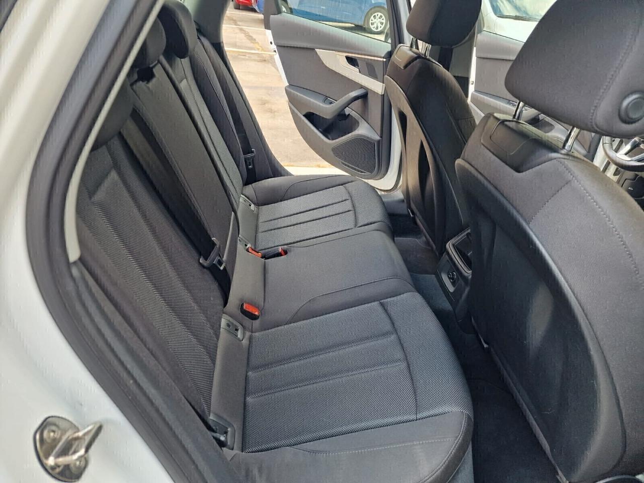 Audi A4 Avant 30 2.0 Hybrid/tdi Business 136cv S-tronic