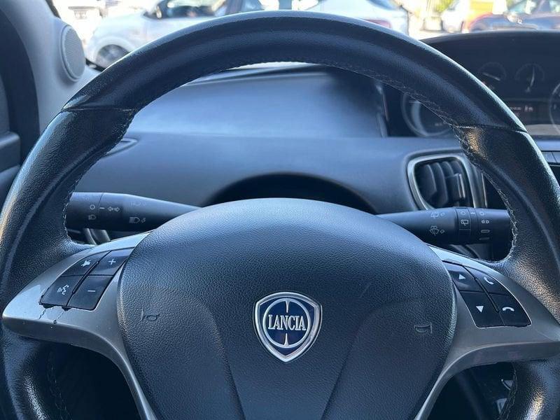 Lancia Ypsilon III 2015 5 Porte 1.2 69cv Silver