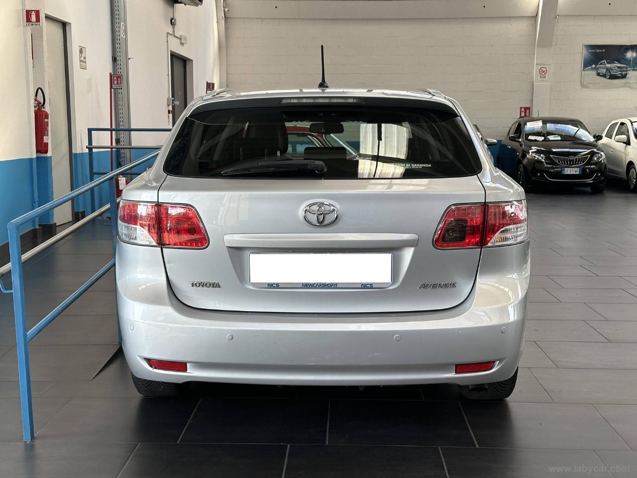 TOYOTA Avensis 2.0 D-4D Wagon Executive