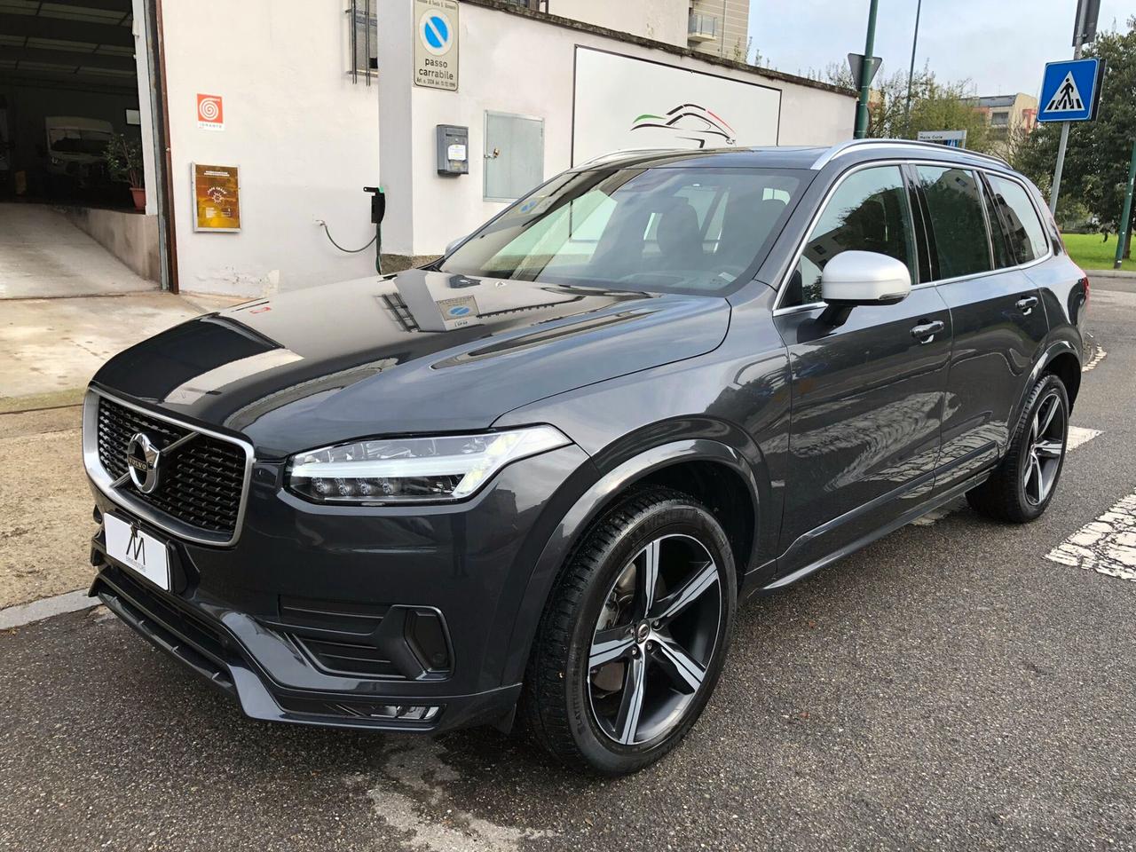 Volvo XC90 2.0 D5 R-design awd 235cv 7p AUT/NAVI/CAMERA/TETTO