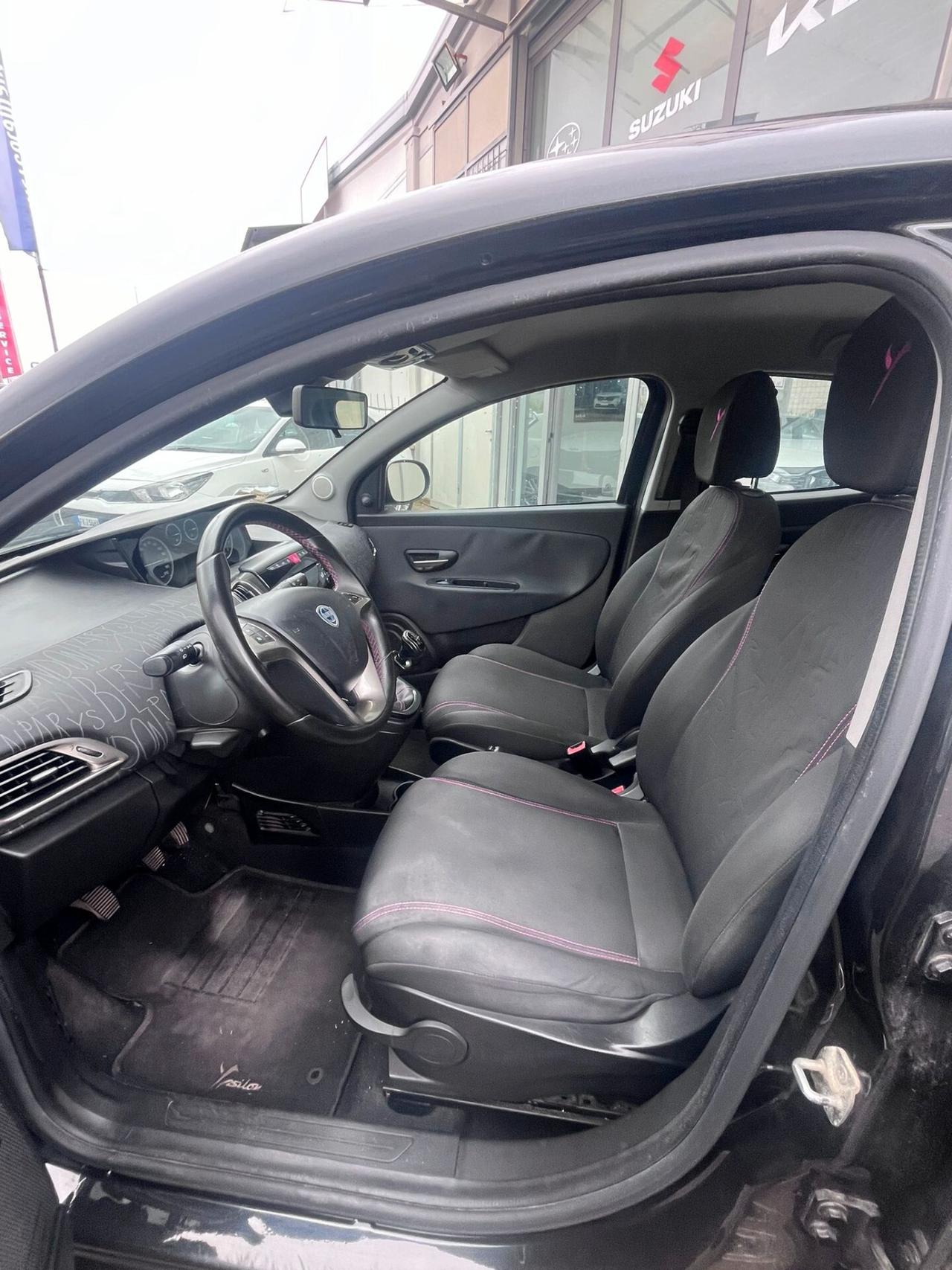 Lancia Ypsilon 1.2 69 CV 5 porte Elefantino