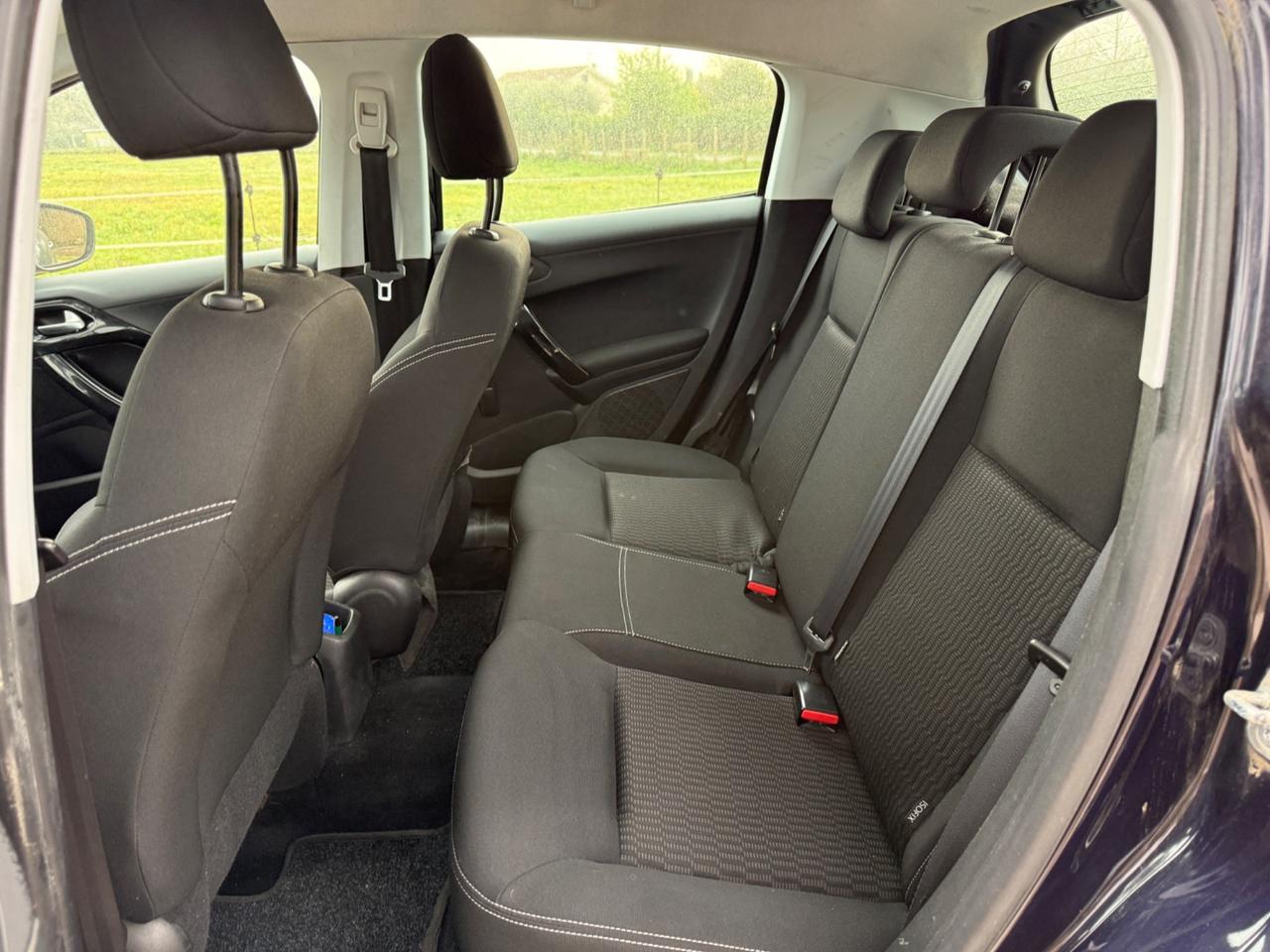 Peugeot 208 PureTech 82 5p. GPL Active