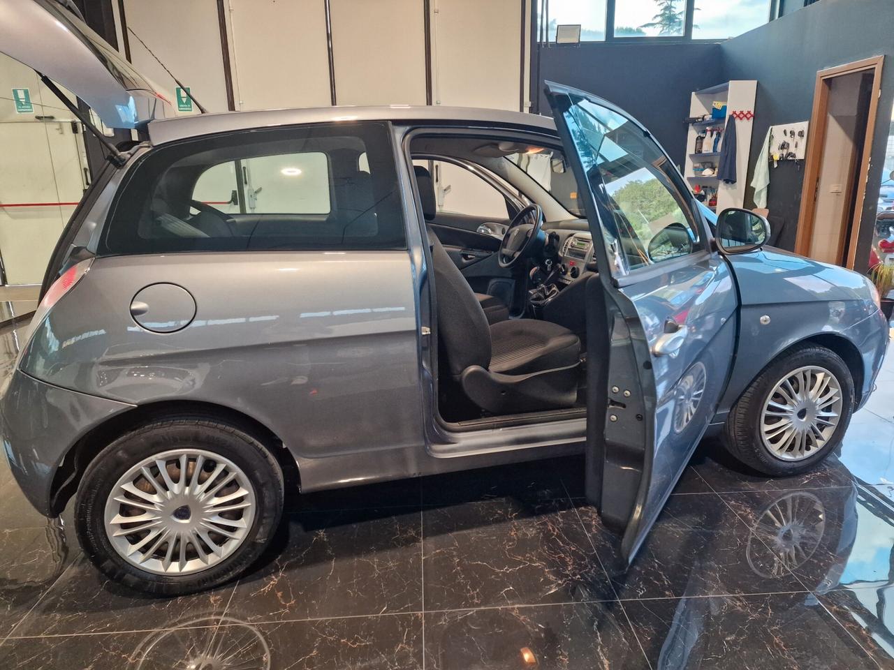 Lancia Ypsilon 1.2 Versus 155 mila chilometri