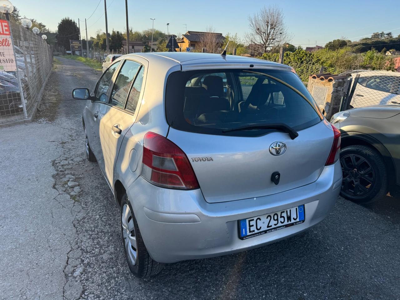 Toyota Yaris 1.0 5 porte Sol NEOPATENTATI