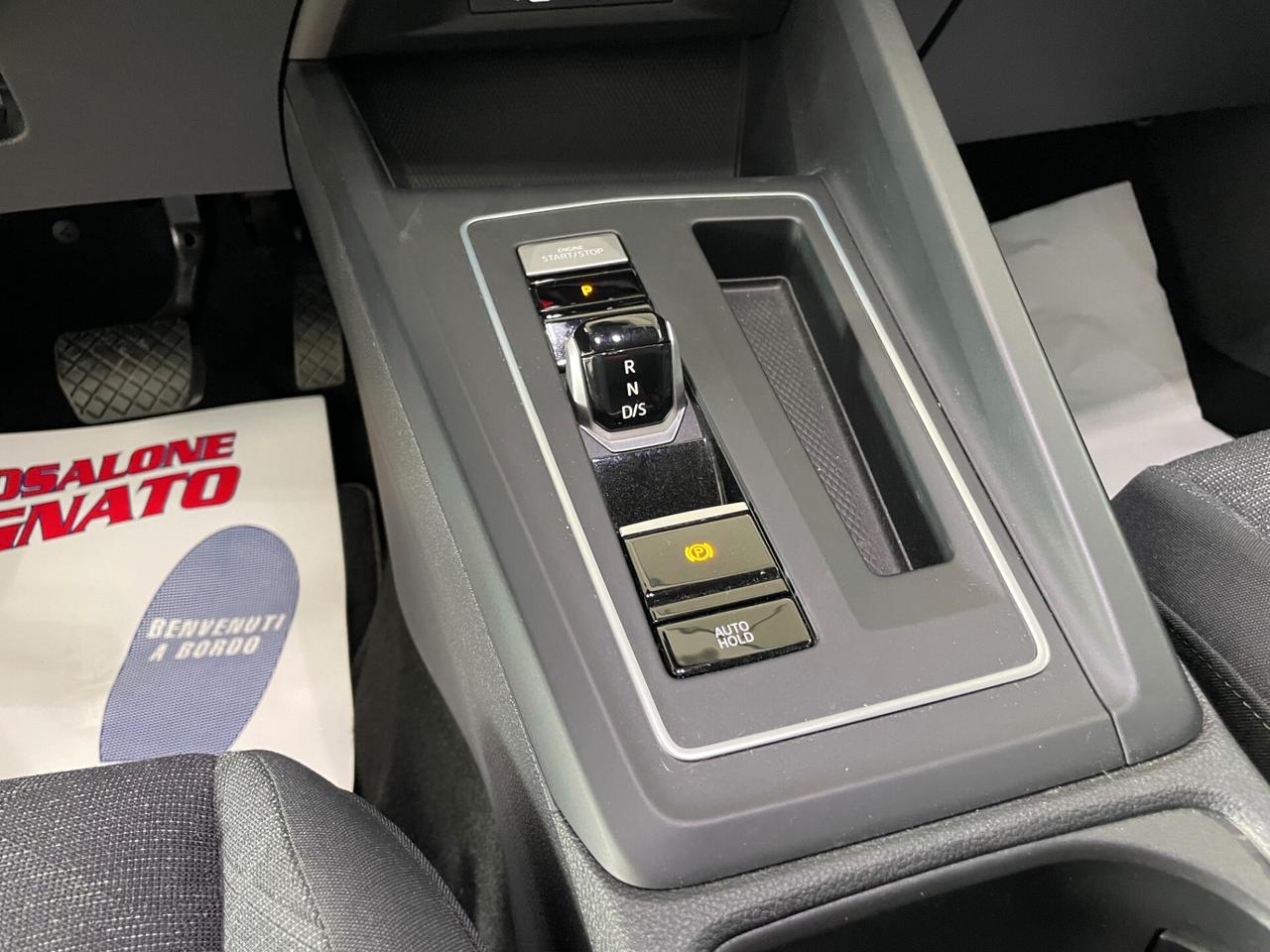 Volkswagen Golf 1.0 eTSI EVO DSG Life Cerchi17 Luci ambient