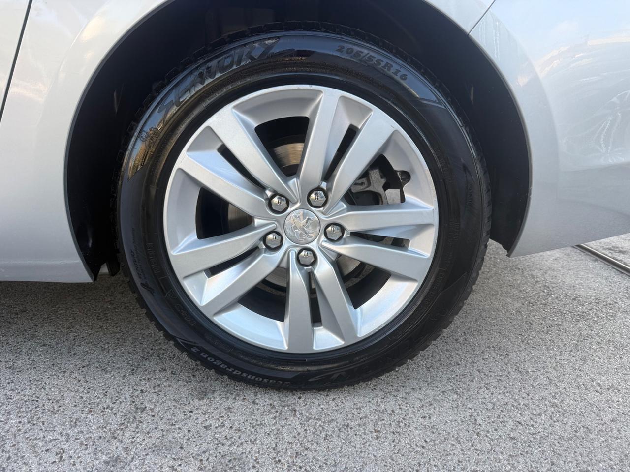 Peugeot 308 BlueHDi 120 S&S SW Business