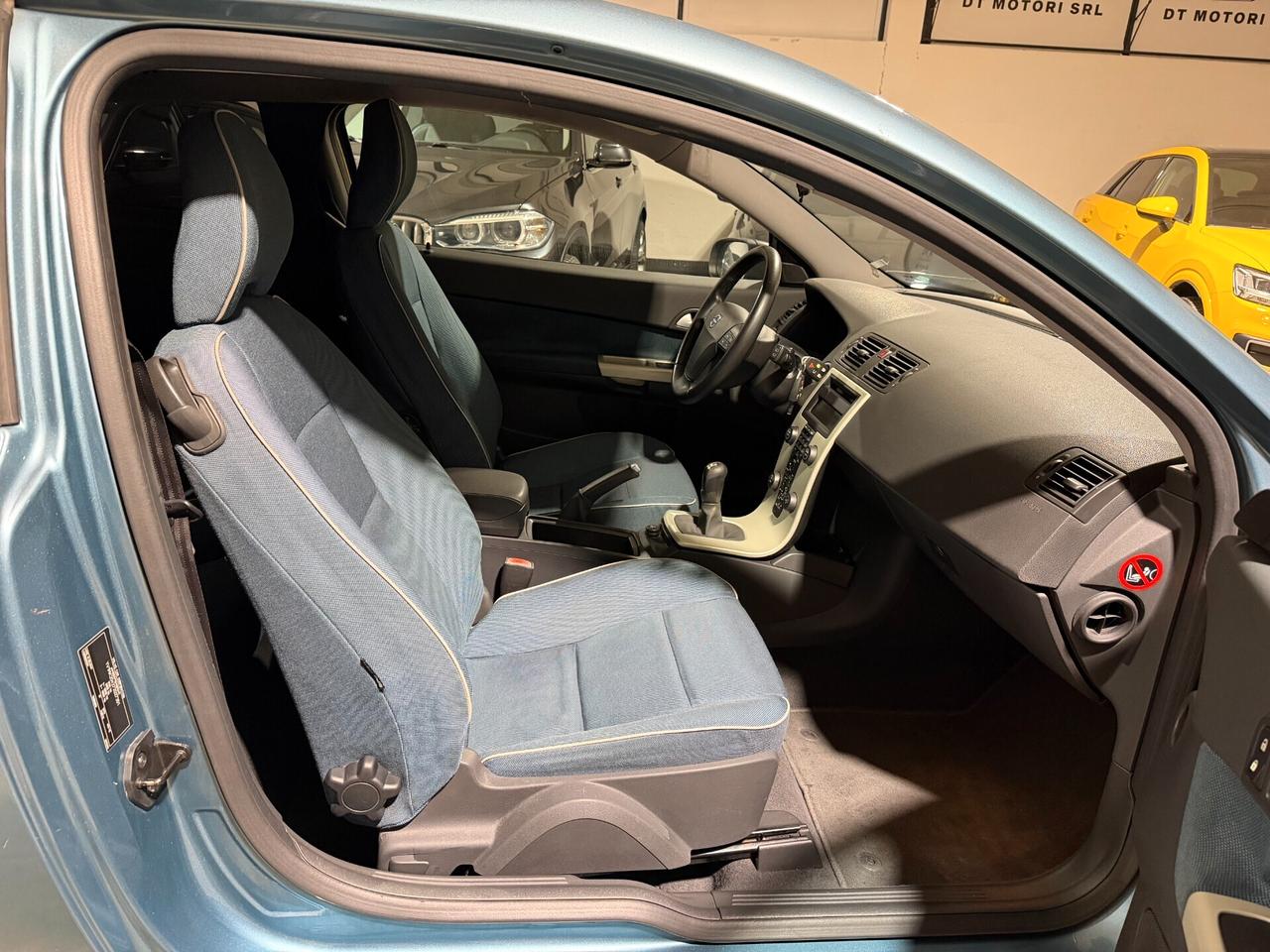 Volvo C30 1.6 Momentum CLIMA-BENZINA