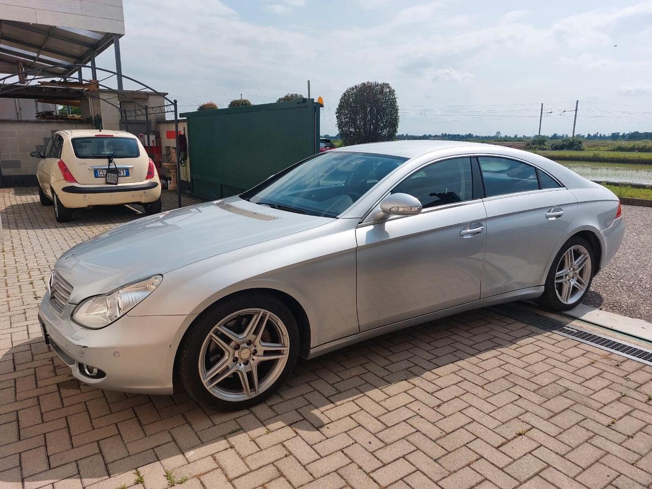 Mercedes-Benz CLS 350 V6 272CV SPORT AMG NAVY TEL.!!!!