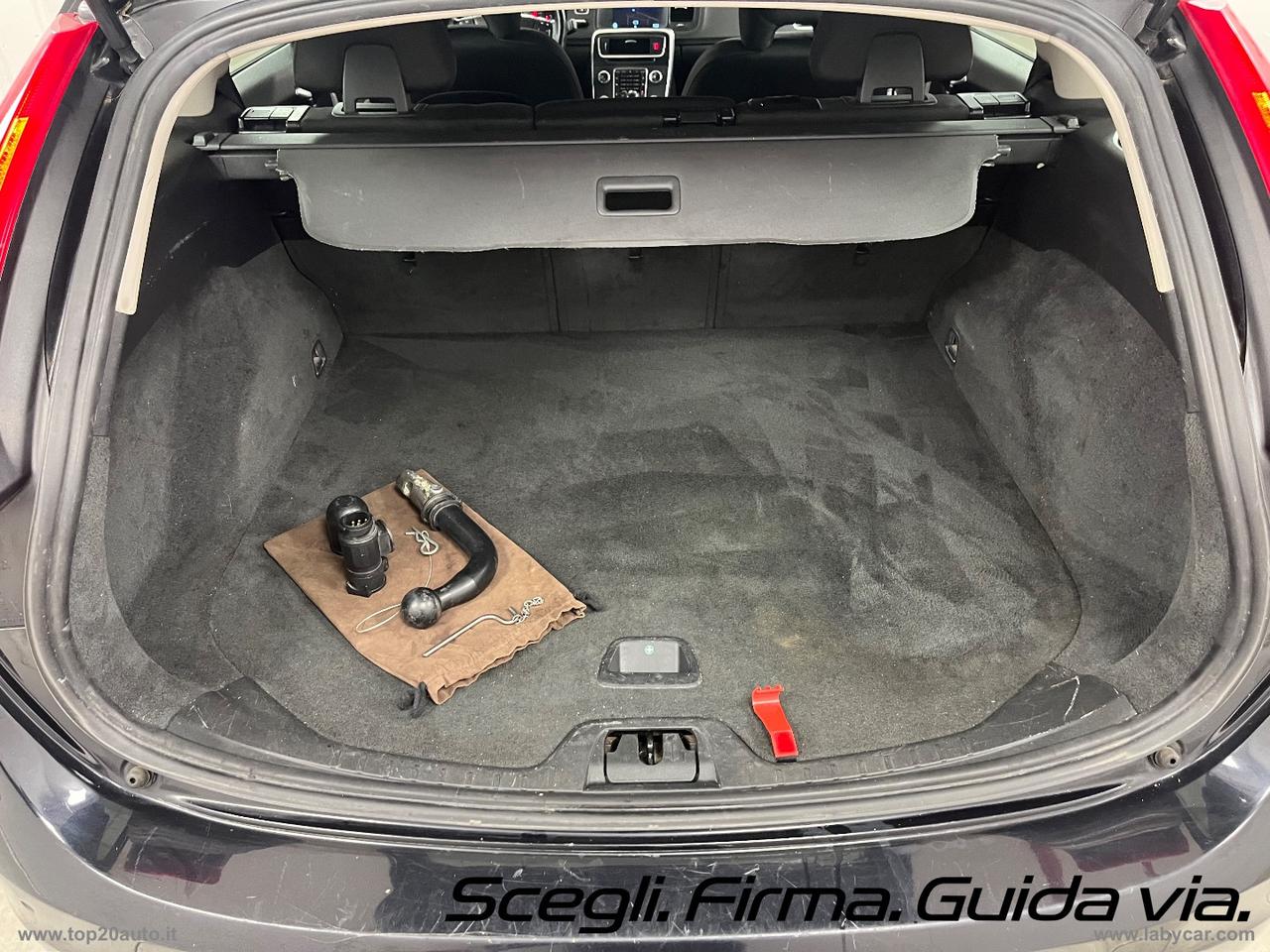 VOLVO V60 D2 1.6 Kinetic|GANCIO TRAINO|8 CERCHI