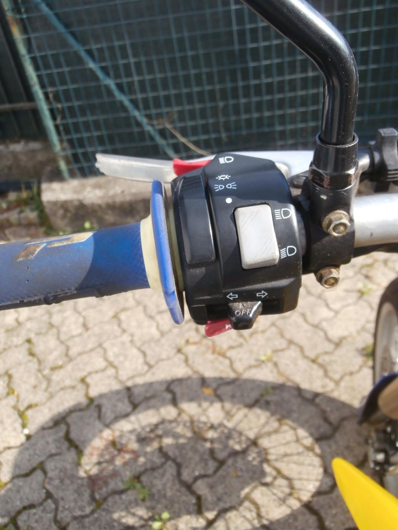 Husqvarna SM 125 del 2004 compreso trapasso-tagliando-garanzia