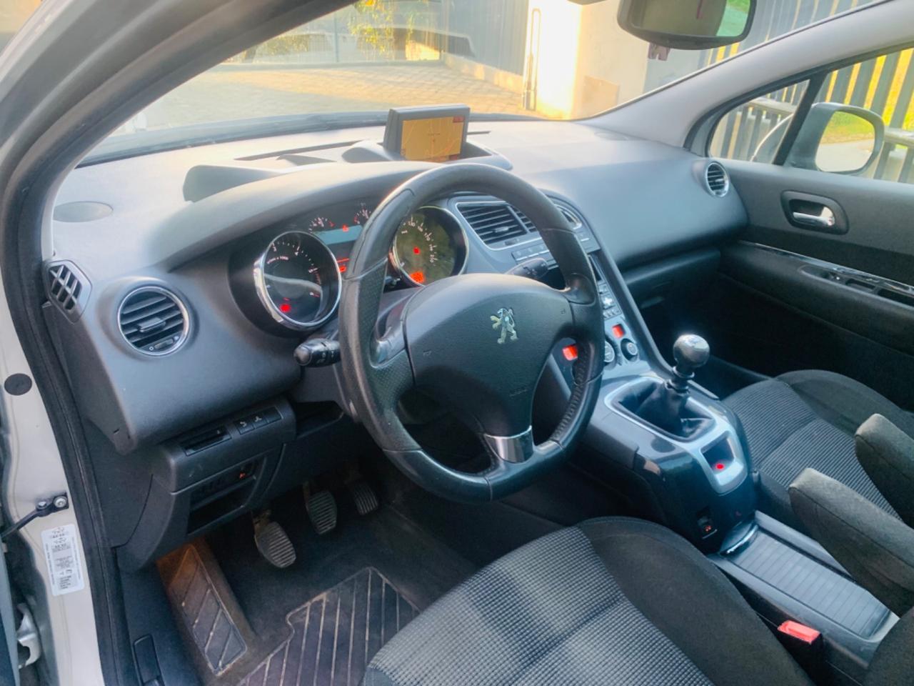 Peugeot 5008 1.6 HDi 110CV Féline 7 posti