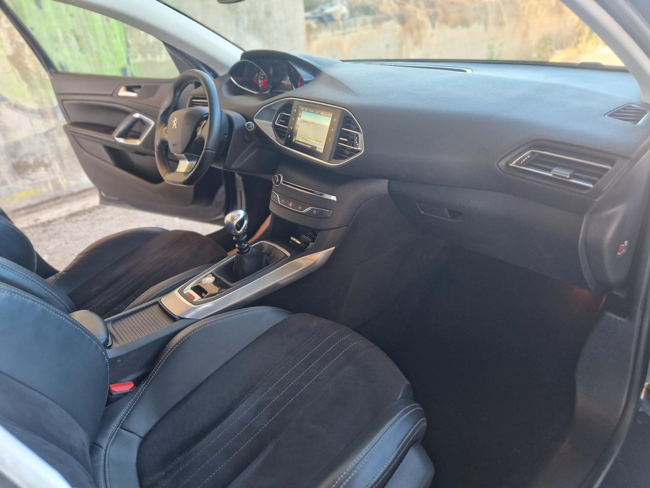 Peugeot 308 BlueHDi 120 S&S Allure