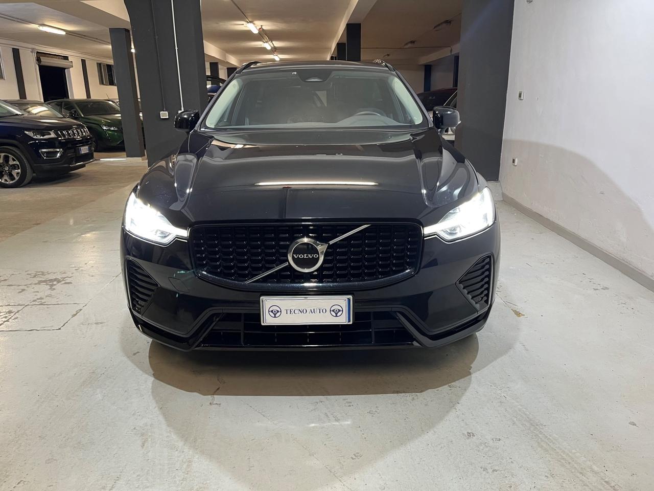 Volvo XC60 B4 (d) AWD automatico Ultimate Dark