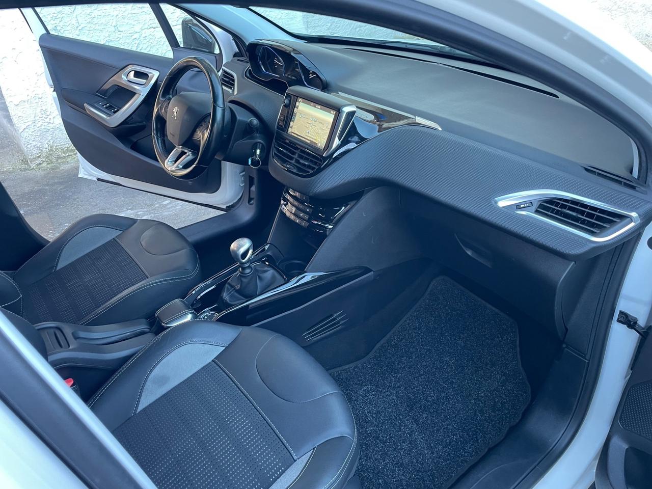 Peugeot 2008 BlueHDi 120 S&S Allure retrocamera navigatore ecc
