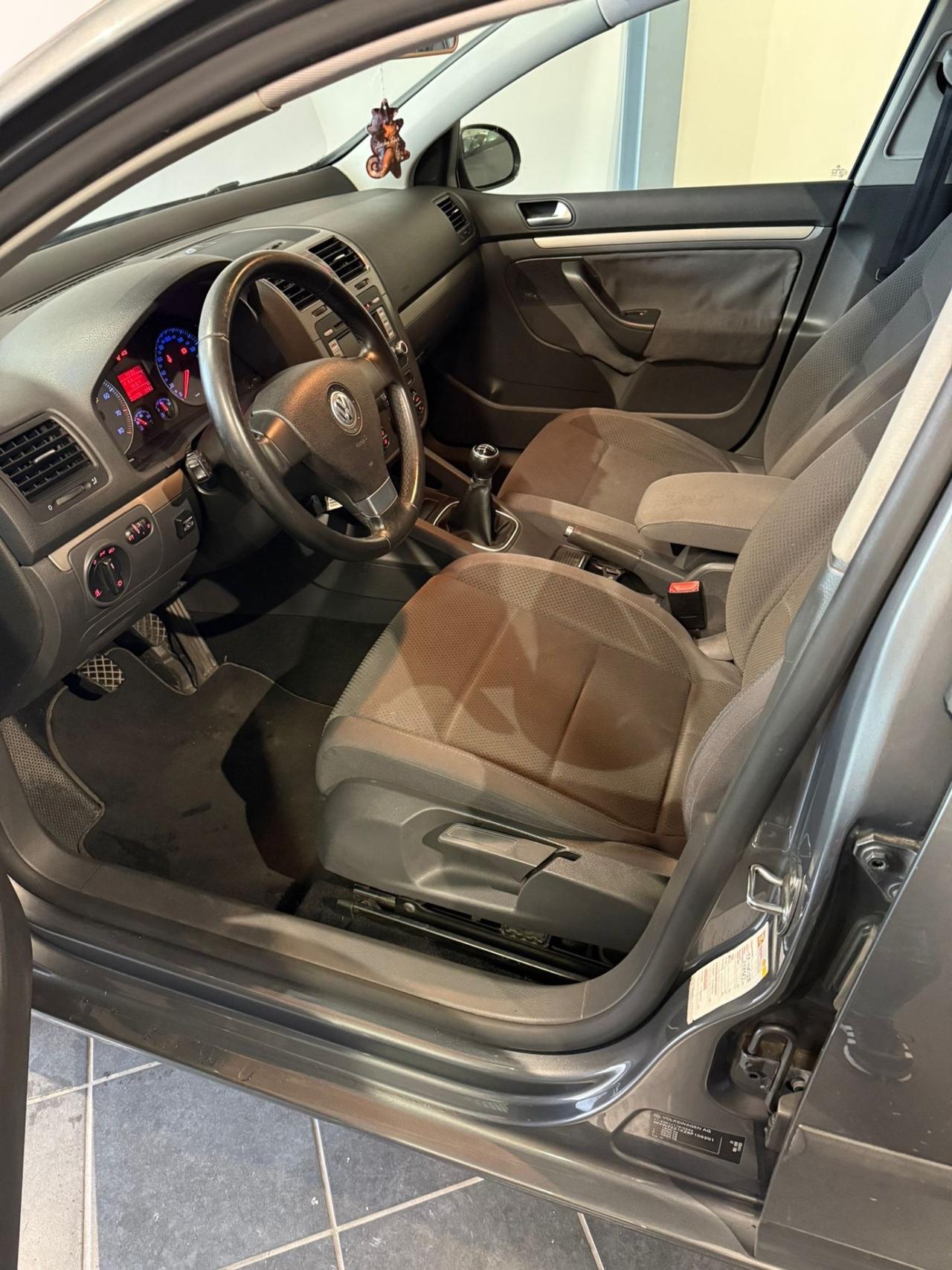 Volkswagen Golf 1.6 -BENZINA-GPL -NEOPATENTATI