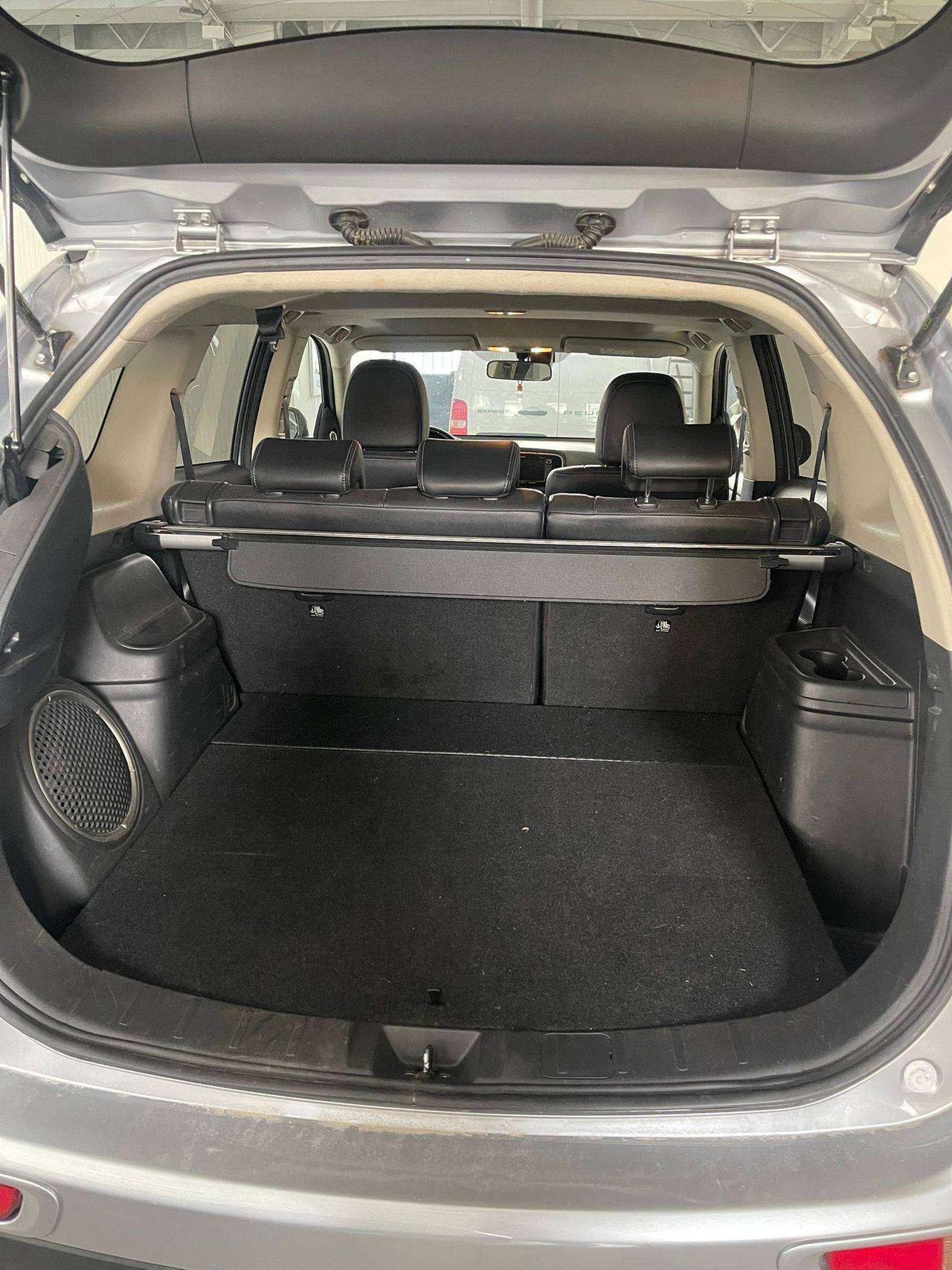 Mitsubishi Outlander plug in 2.0 204CV 4wd
