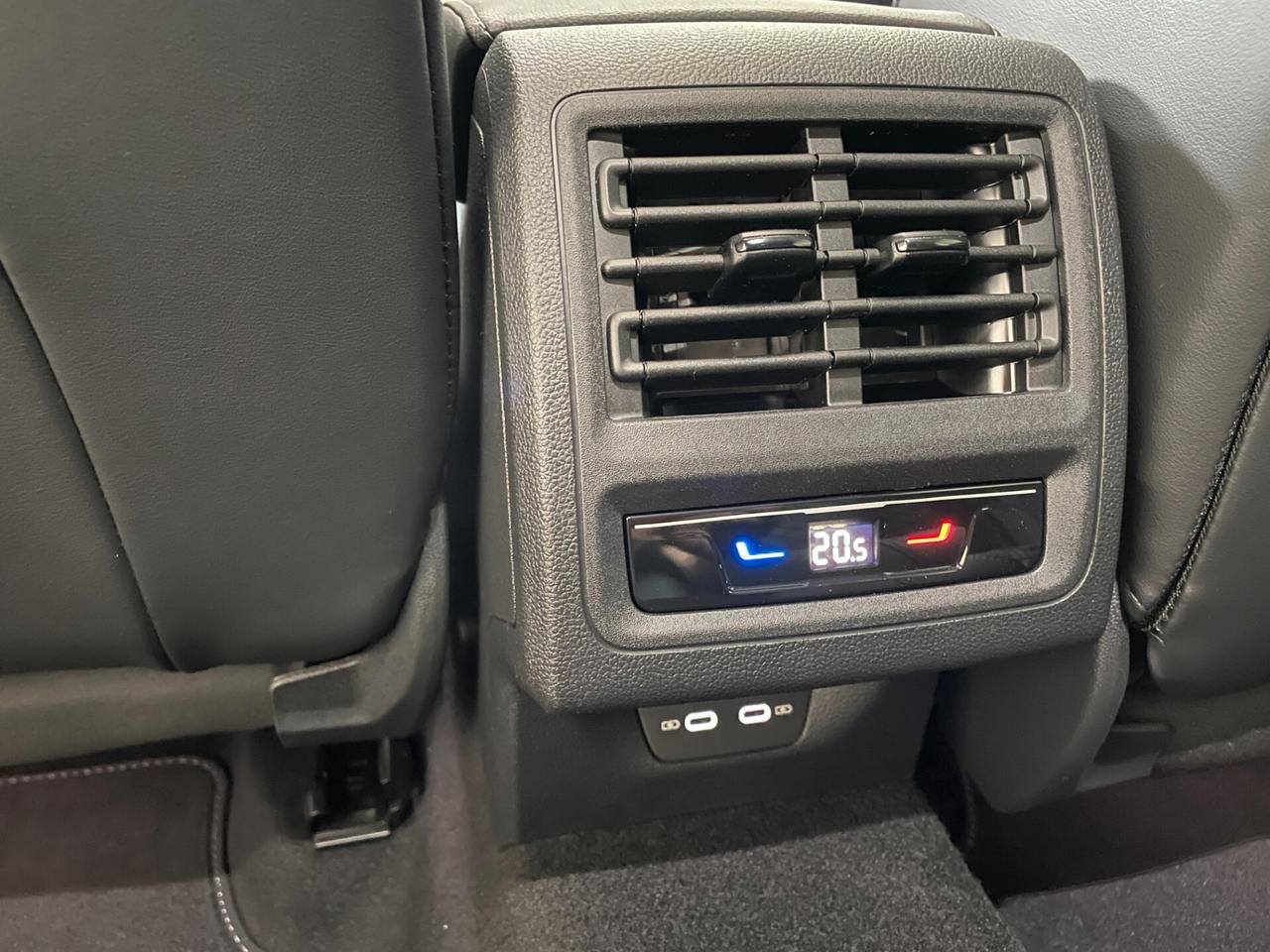 Volkswagen Golf 2.0 TDI 150 CV DSG R-Line Km0 Tetto aprib.