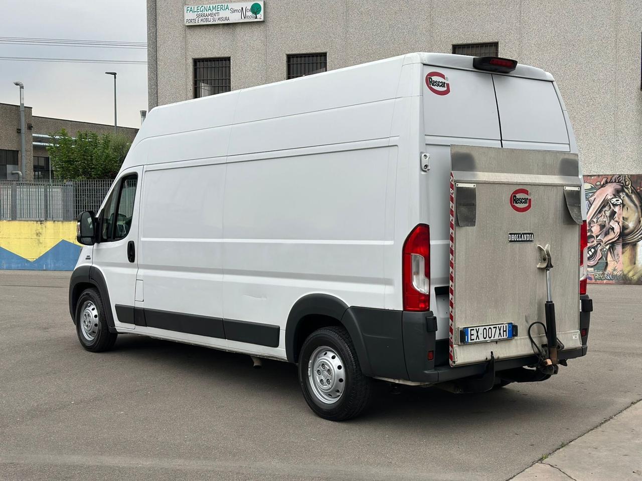 Fiat ducato con pedana caricatrice