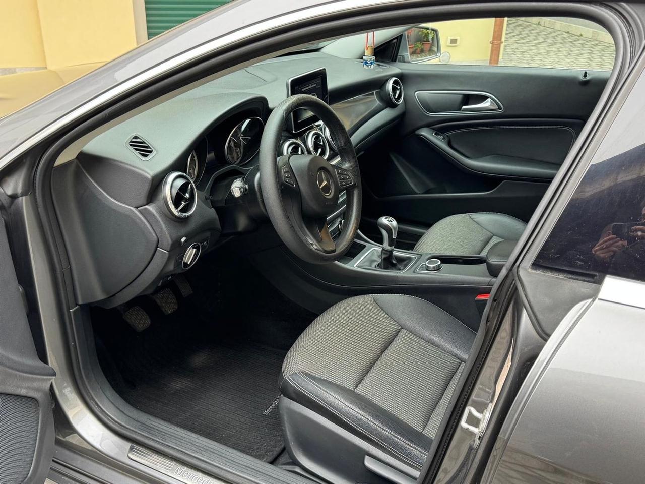 Mercedes-Benz CLA 180 Shotting Brake #9015