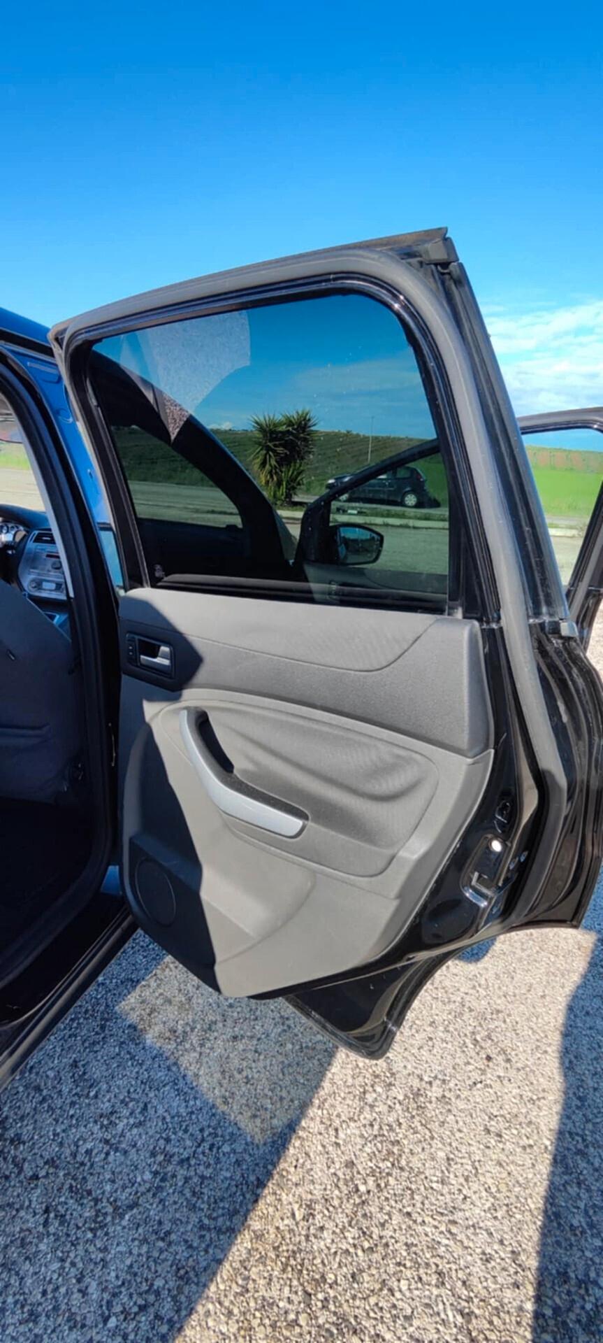 Ford Kuga Kuga+ 2.0 TDCi 140 CV 2WD DPF