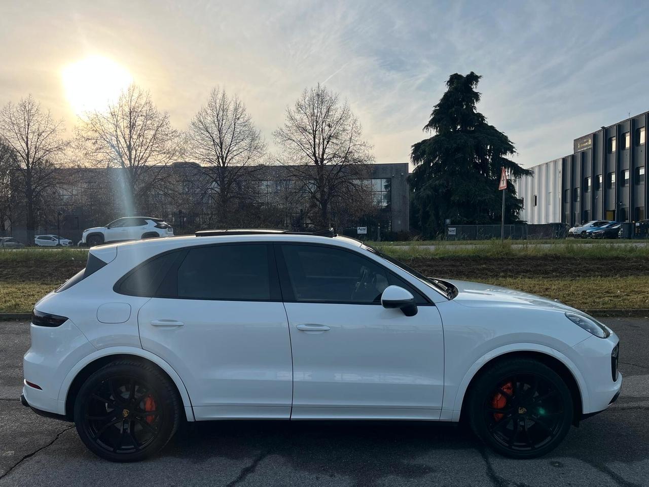 Porsche Cayenne 3.0 V6 E-Hybrid