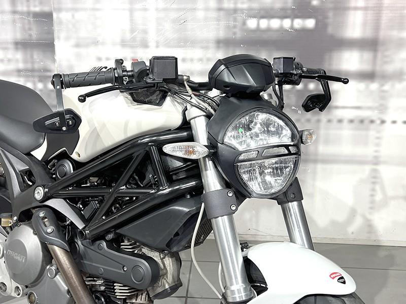 Ducati Monster 696