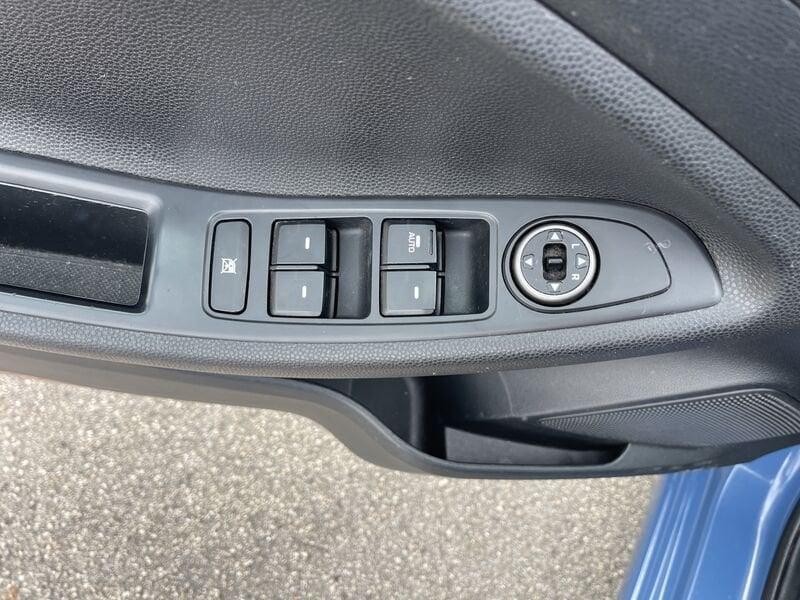Hyundai i20 II 2015 5p 1.2 Login econext 84cv