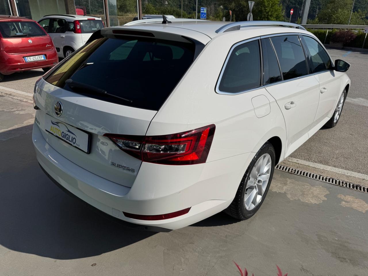 Skoda Superb 2.0 TDI 150 CV SCR DSG Wagon SportLine