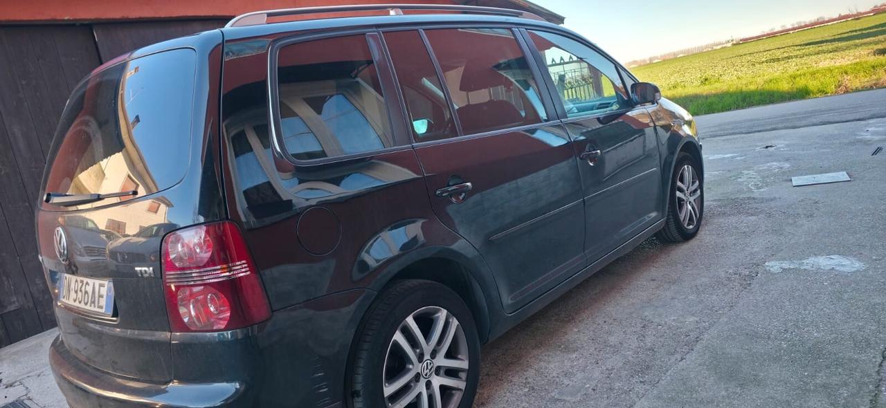 Volkswagen Touran 1.9 TDI 105CV DPF Highline 5 posti