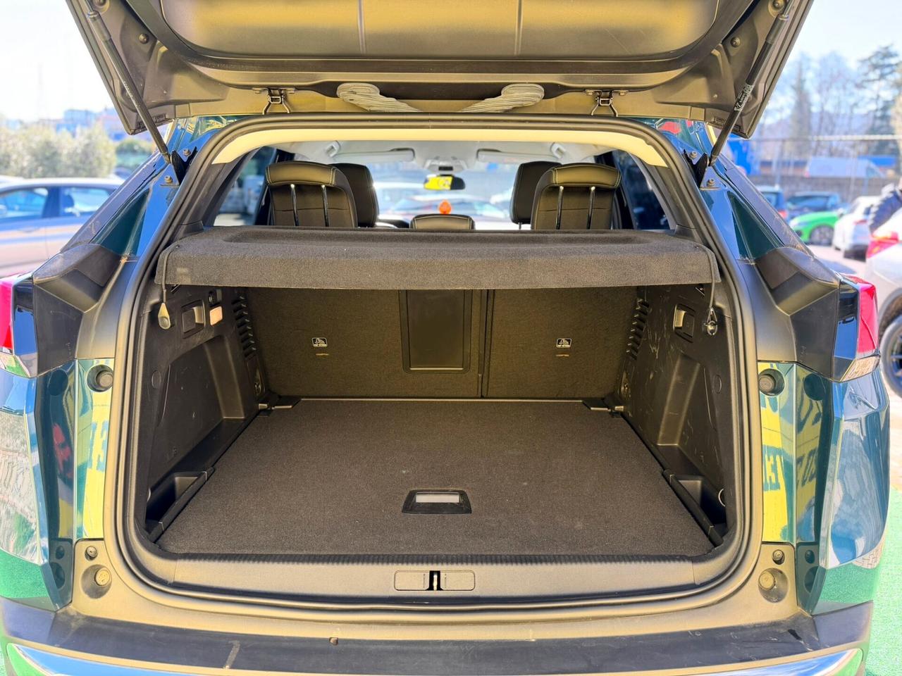 Peugeot 3008 1.5 DIesel 131CV EAT8 Allure Pack anno 10/2022 Permute Garanzia Finanziamento