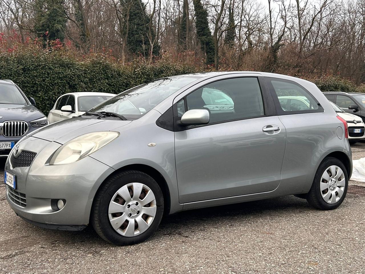 Toyota Yaris 1.3 3 porte*CAMBIO E FRIZIONE CAMBIATE DA POCO*