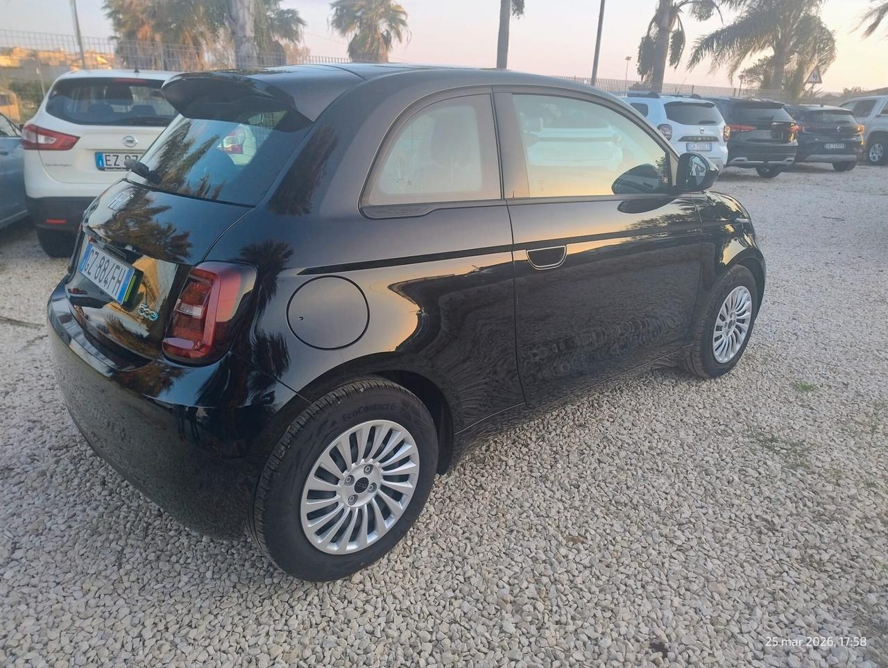 Fiat 500 500e Berlina 42 kWh Entry+Pack Tech