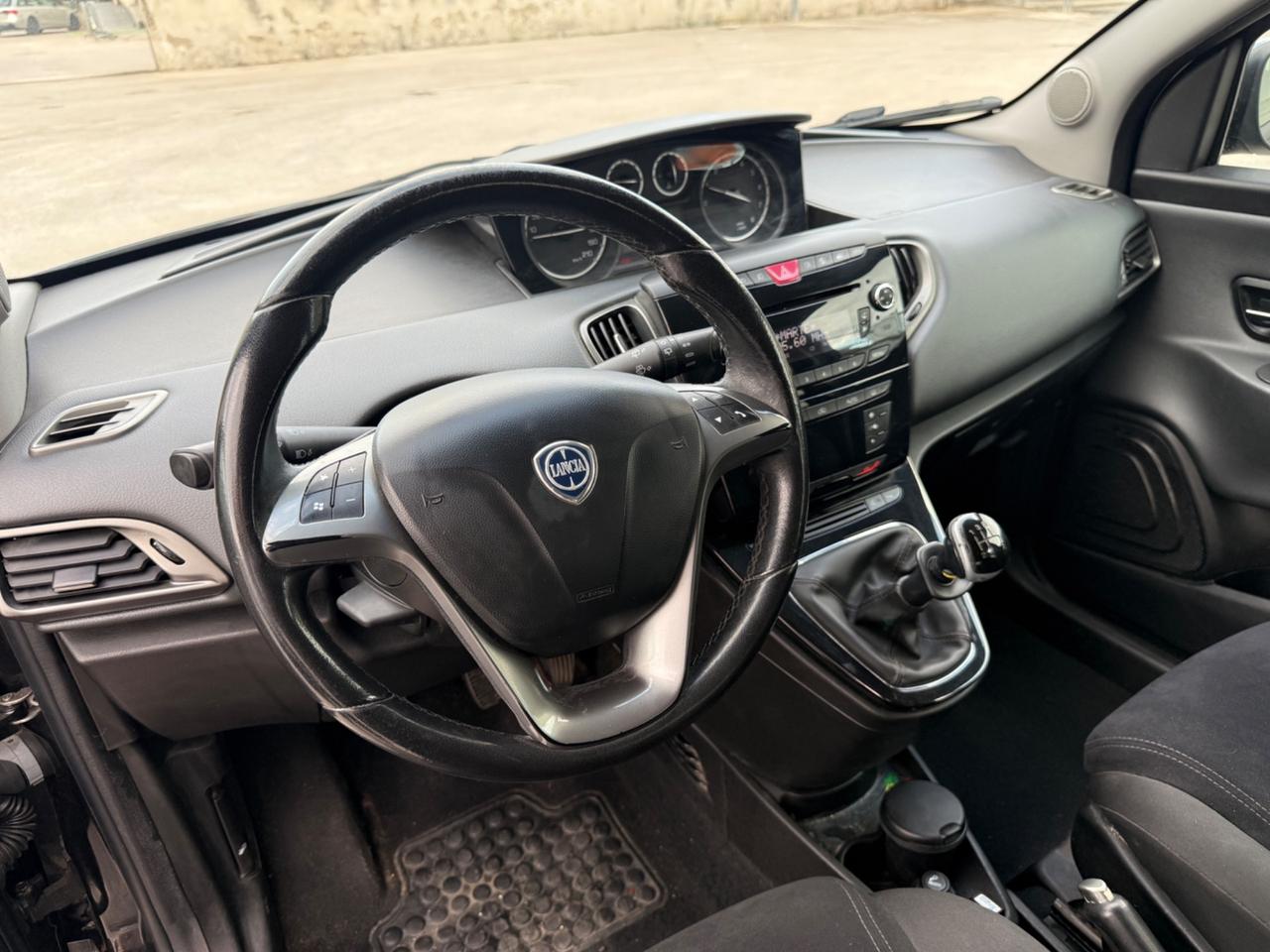 Lancia Ypsilon 0.9 TwinAir 85 CV 5 porte S&S Silver