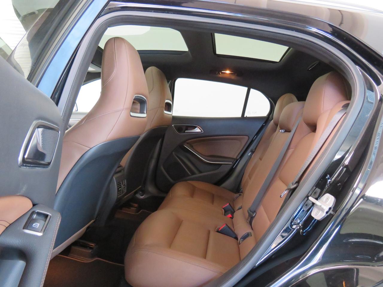 Mercedes-benz GLA 220 4matic premium