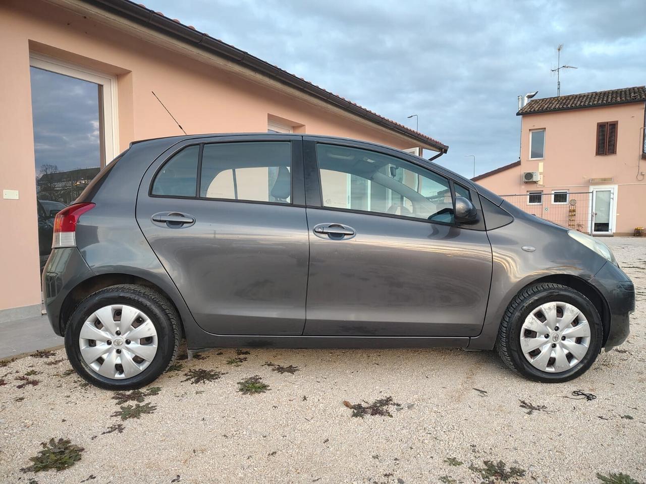 Toyota Yaris 1.3 5 porte Sol