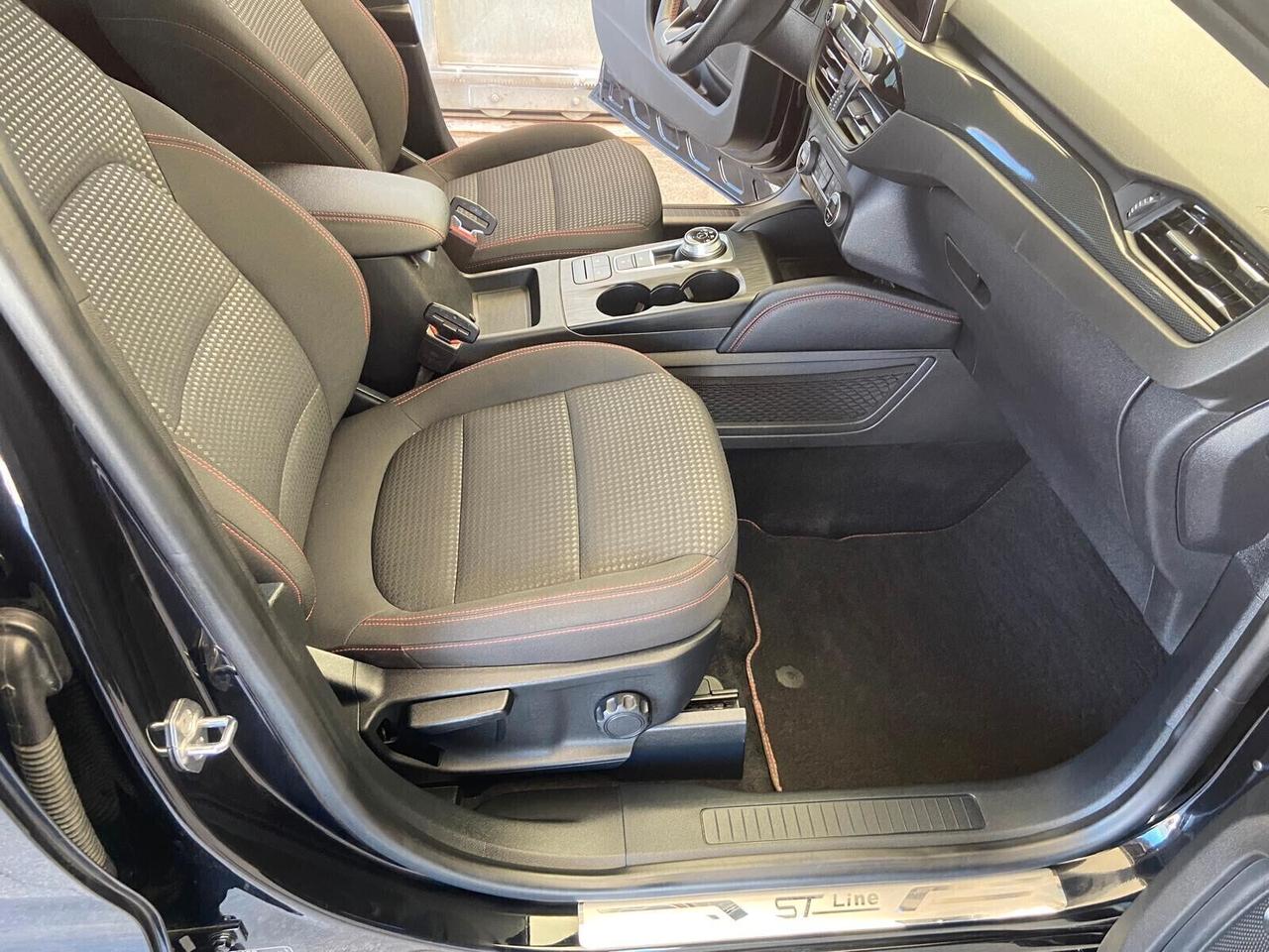 Ford Kuga 2.5 Full Hybrid 190 CV CVT 2WD ST-Line Design