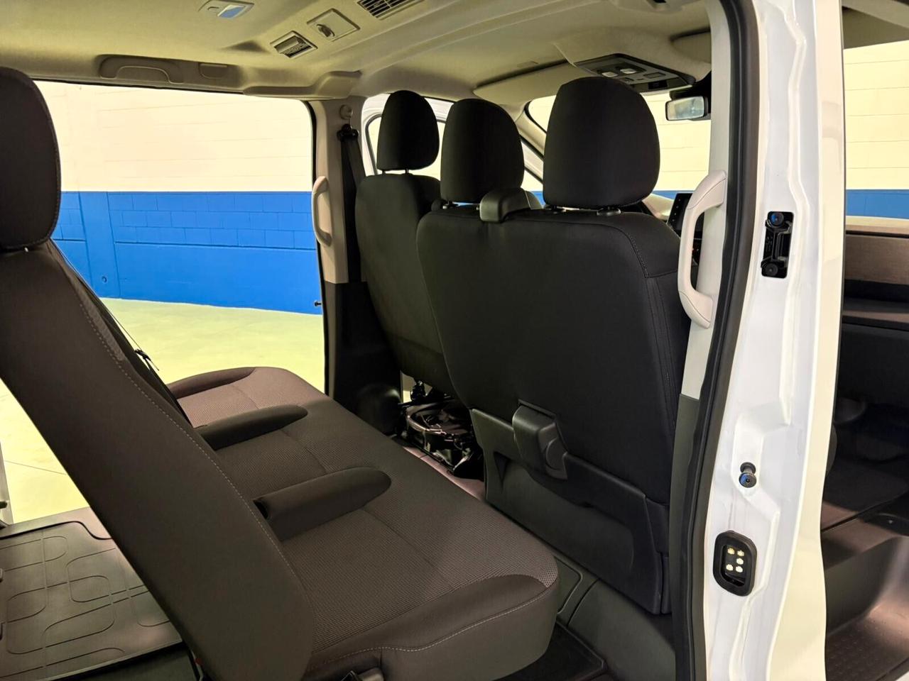 9 POSTI Nissan Primastar 2.0 dCi 150CV Aut PC-TN Bus N-Connecta