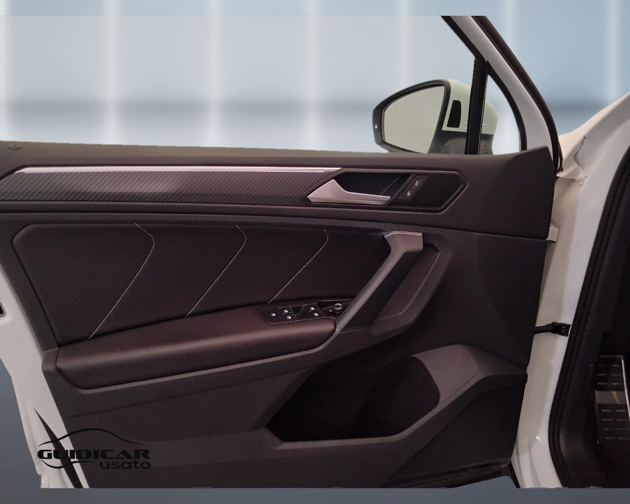VOLKSWAGEN Tiguan II 2021 - Tiguan 2.0 tdi R-Line 150cv dsg